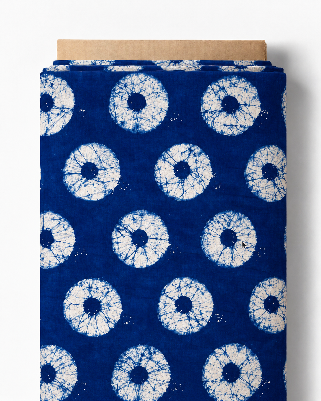 Hergestellt aus tiefblauem Baumwollleinen
